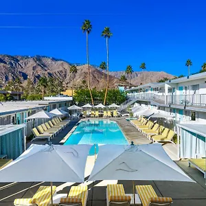 Hotel The Skylark, A ***